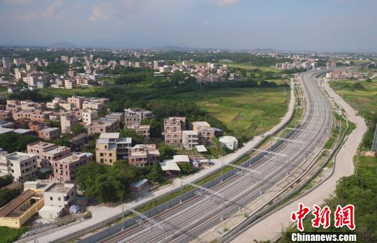 江门至湛江铁路7月1日全线开通运营 邓联旭 摄 江门至湛江铁路7月1日全线开通运营 邓联旭 摄